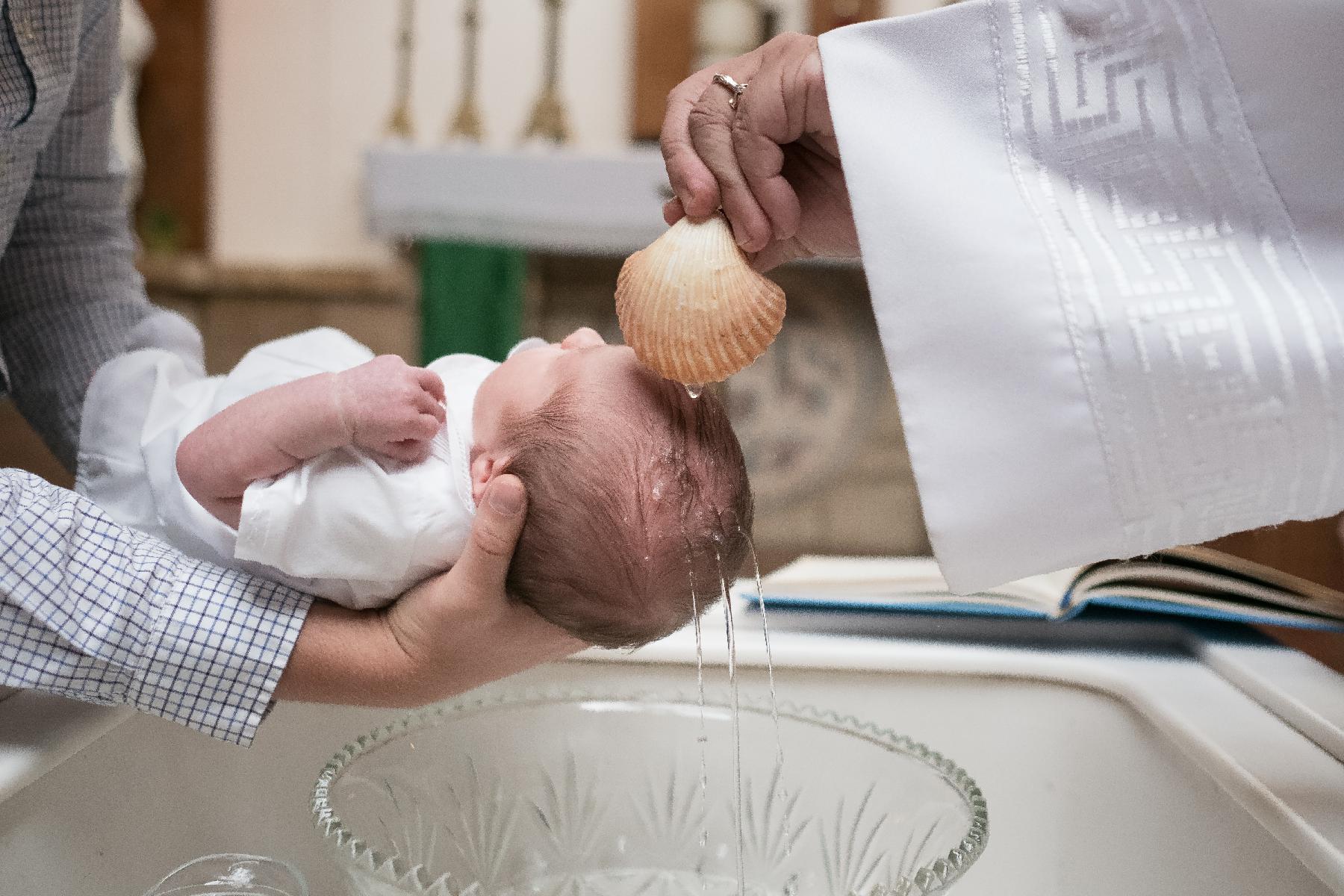 Kind wird getauft