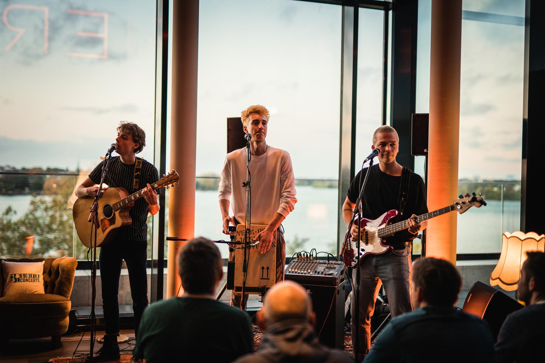 Cover Band gibt Konzert 